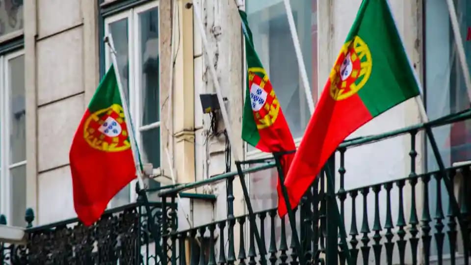Portugal speeds up Golden Visa applications with a new digital processing system.